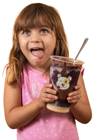 Menina com Açaí Grazy's